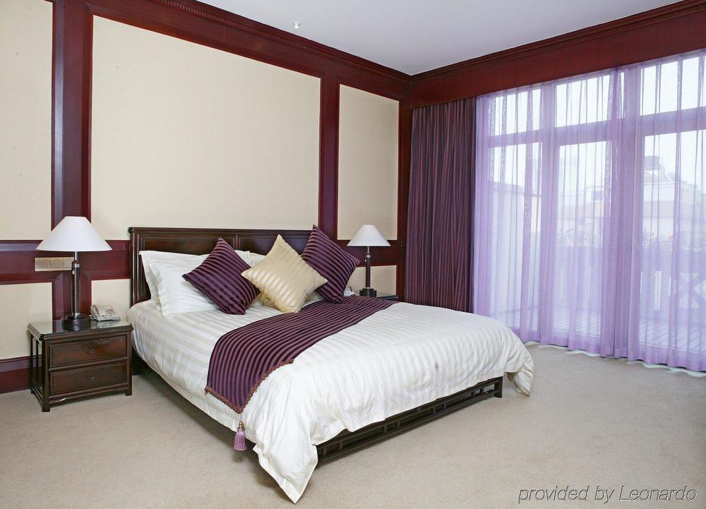 Donghu Hotel