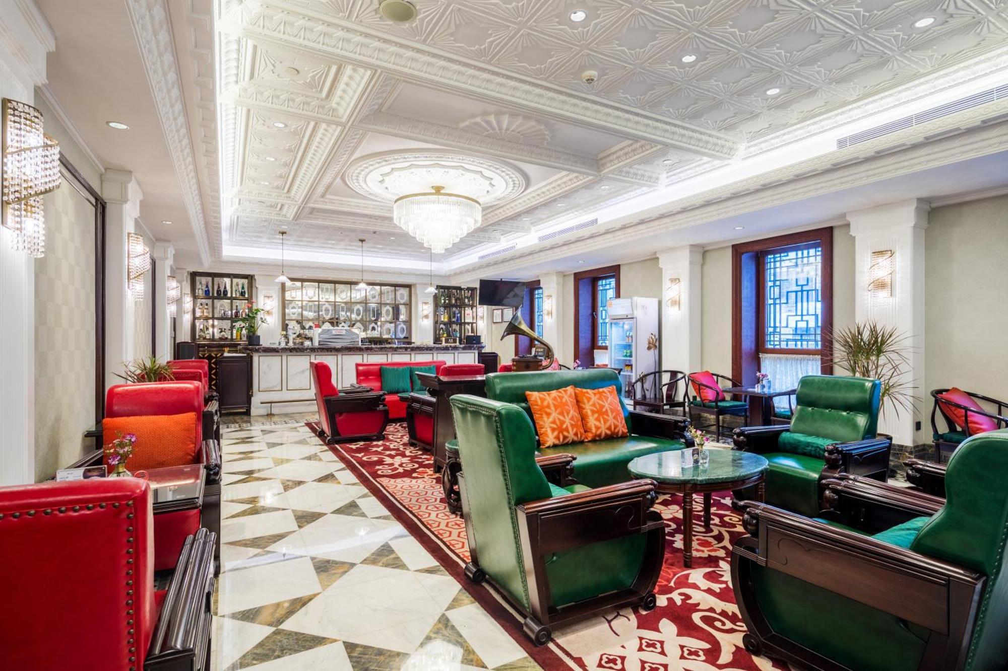 Donghu Hotel 5*