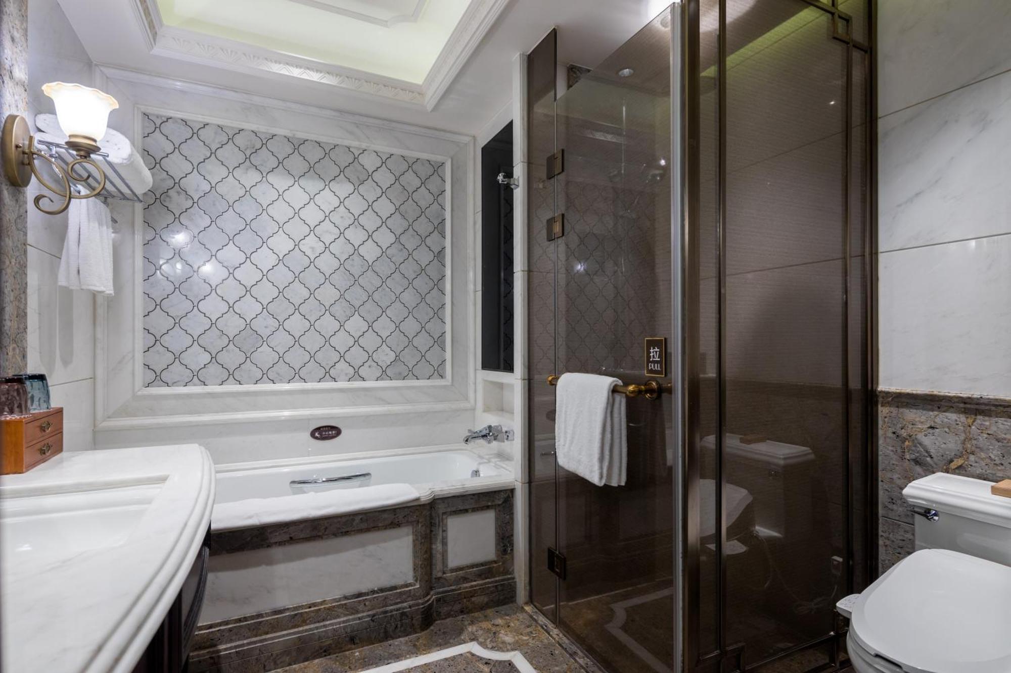 Donghu Hotel
